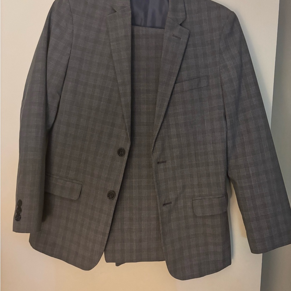 like new boys size 16 nautica suit